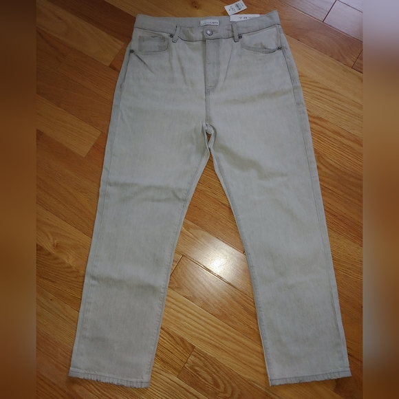NWT LOFT High Rise Straight Crop Jeans in Light Grey Wash – Size 29 / 8 - Picture 3 of 10